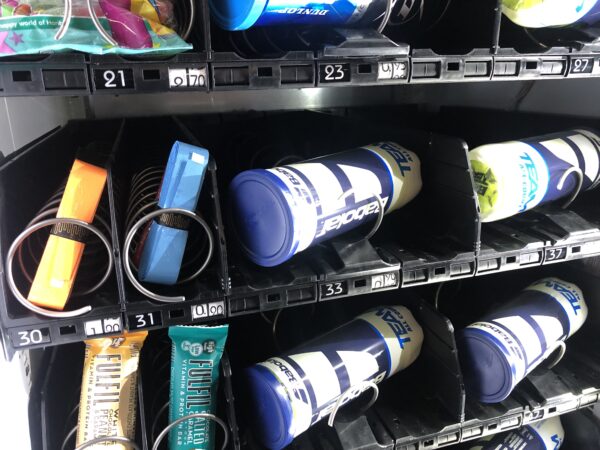 TB2000 TENNIS BALL VENDING MACHINE - Image 2